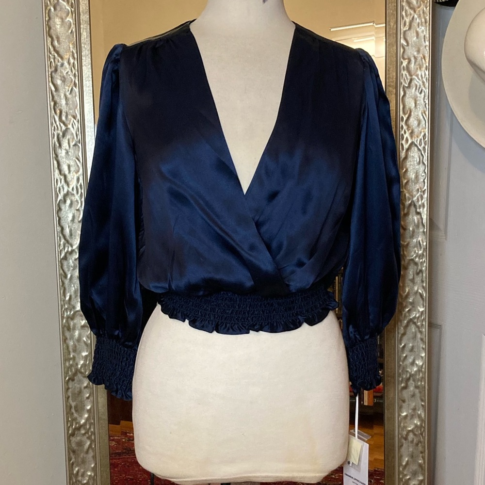 Amanda Uprichard 💯 silk Ink blue top. Size XS. New with tags.